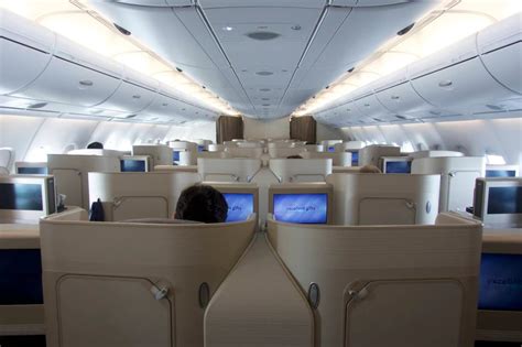The Wizard of OZ: Asiana (A380) in Business Class .
